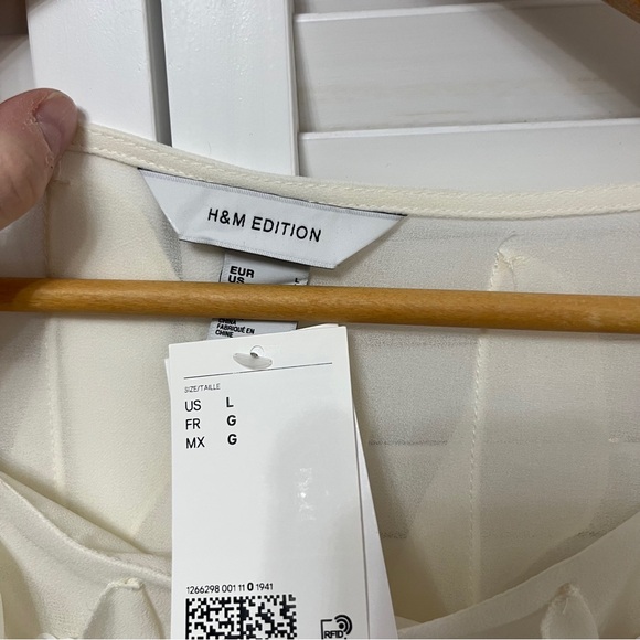 NWT H&M Cream Ruffle & Flower Sheer Blouse - Picture 3 of 6